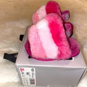 Like new Baby UGG Sling sz 2/3